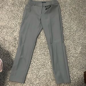 Never worn still has tags Express skinny dress pants.